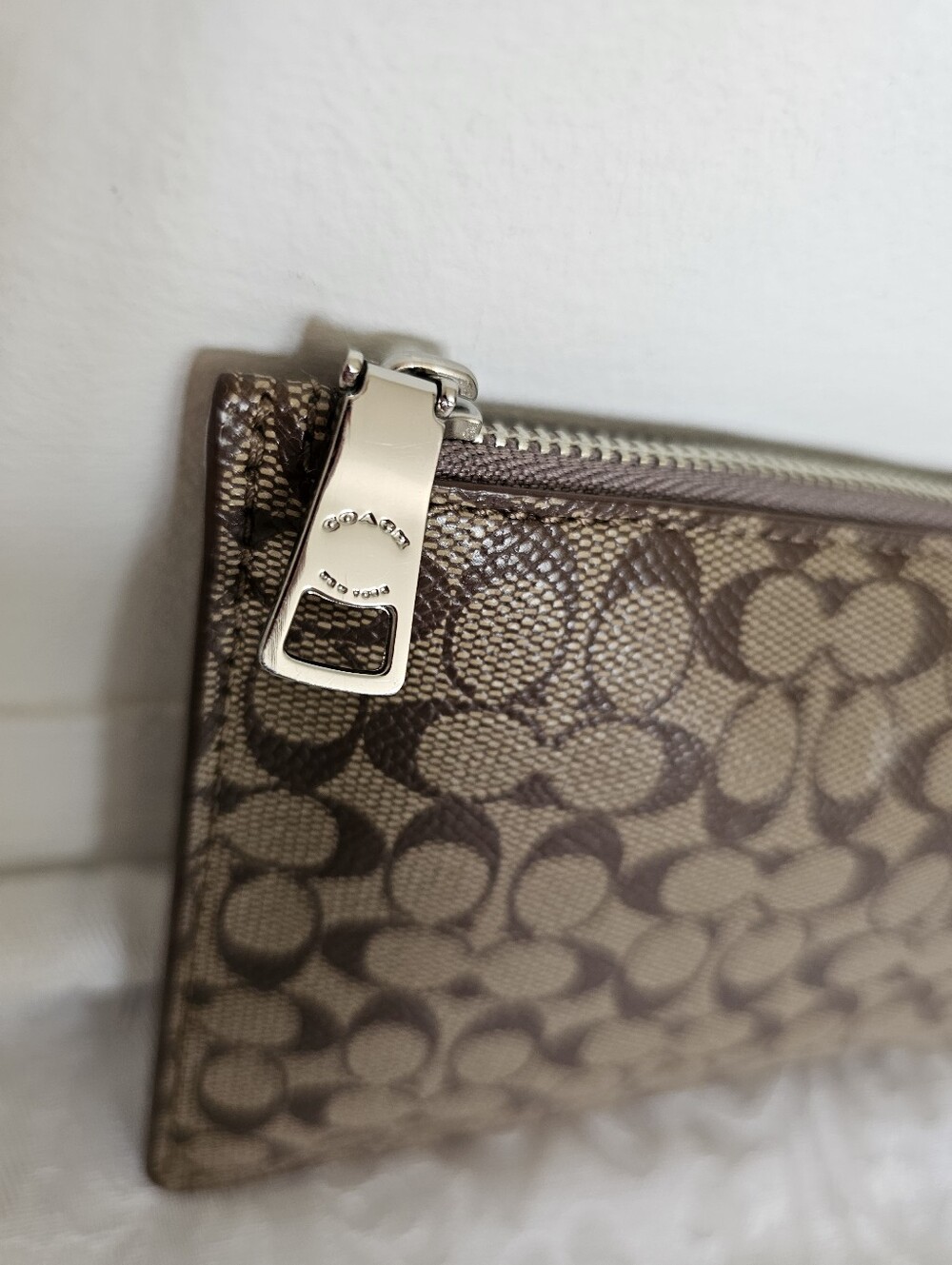 Coach Signature Brown and Tan Zip Pouch/Coated Canvas - Unused, Clean - Picture 5 of 7